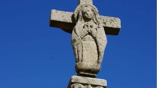 Cruceiros are everywhere in Galicia, stone crosses on a high stone pole having various significations. Typically with Jesus on one side and Mary on the other but this varies. Some will date back to the 14th century, some are as recent as from the late 19th or early 20th. Typically posted at intersections locals will tell you they keep away bad spirits and help you make the right choices in life. But you will also find them on many squares and there are probably many other social, religious dimensions to them. With the frequent rains in the region most of them look older than they probably are as the stobe has withered away but they still are remarkable little things.
