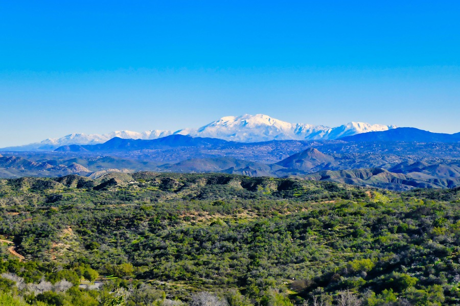 The Agua Tibia Wilderness in Cleveland National Forest, in the background the snowy peaks of the San Jacinto Range, Southern California, USA