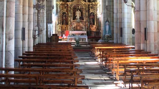Nave maior do Mosteiro de Aciveiro.