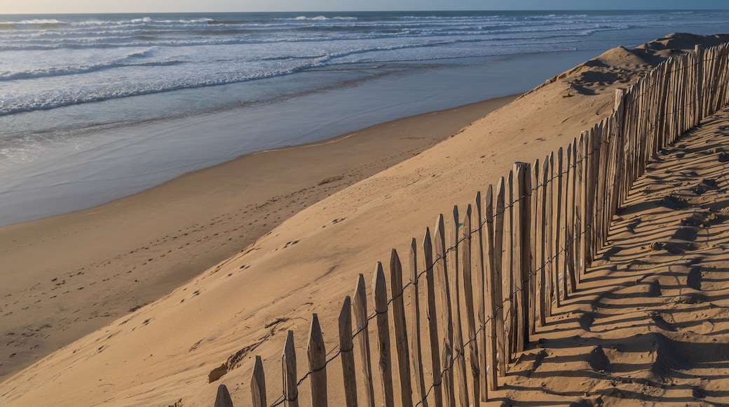 ATLANTIC COAST, CARCANS BEACH, SMALL SWIMMING STATION ON THE FRENCH ATLANTIC COAST, NEAR LACANAU AND BORDEAUX