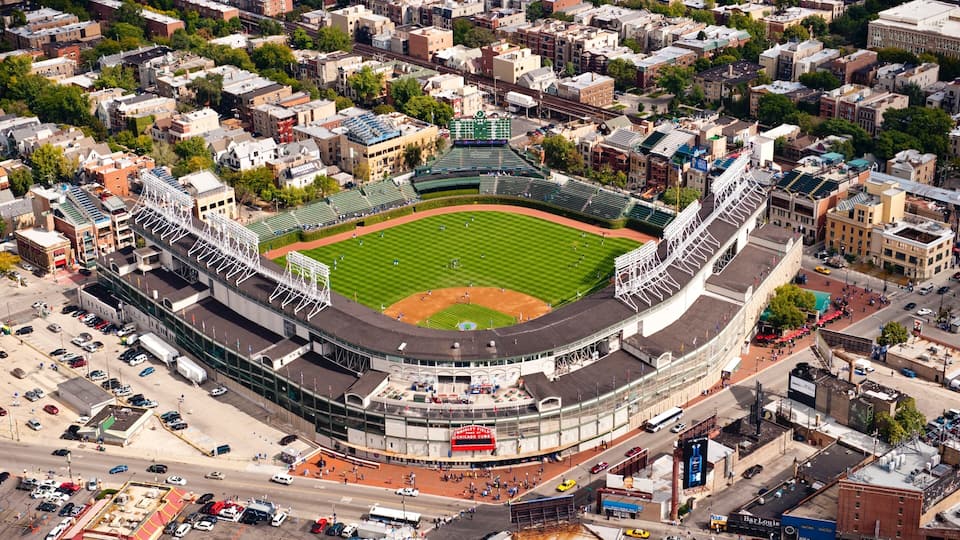 Wrigley Field showing a city and landscape views