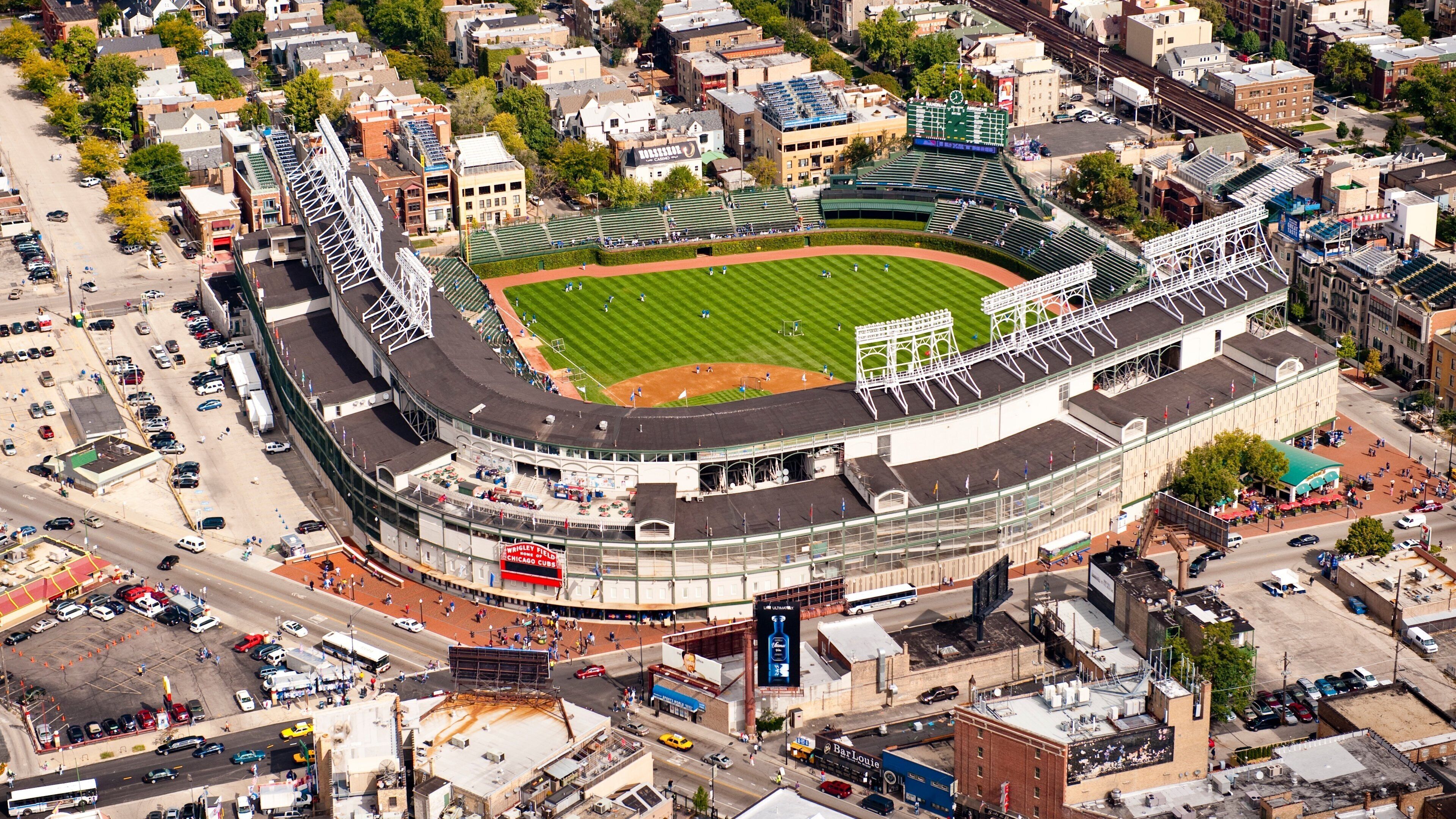 Wrigley Field trong đó bao gồm thành phố, trung tâm và sự kiện thể thao