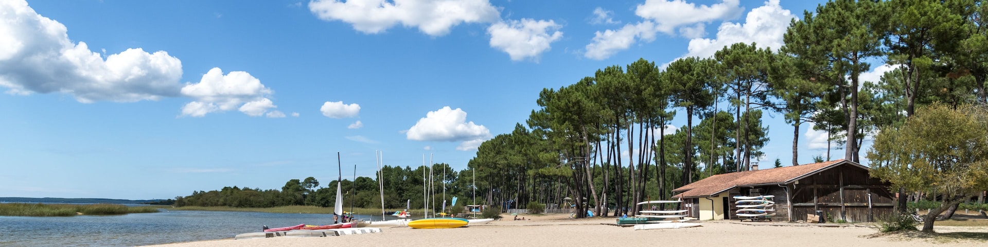 PARENTIS-EN-BORN (Landes, France), sur le lac de Biscarrosse