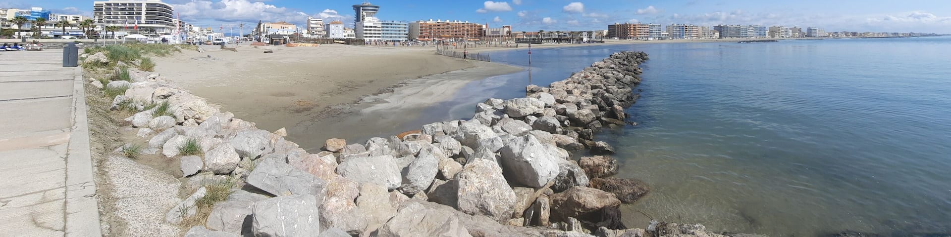 La grande plage de Palavas-les-Flots, ville située dans le département de l'Hérault en France