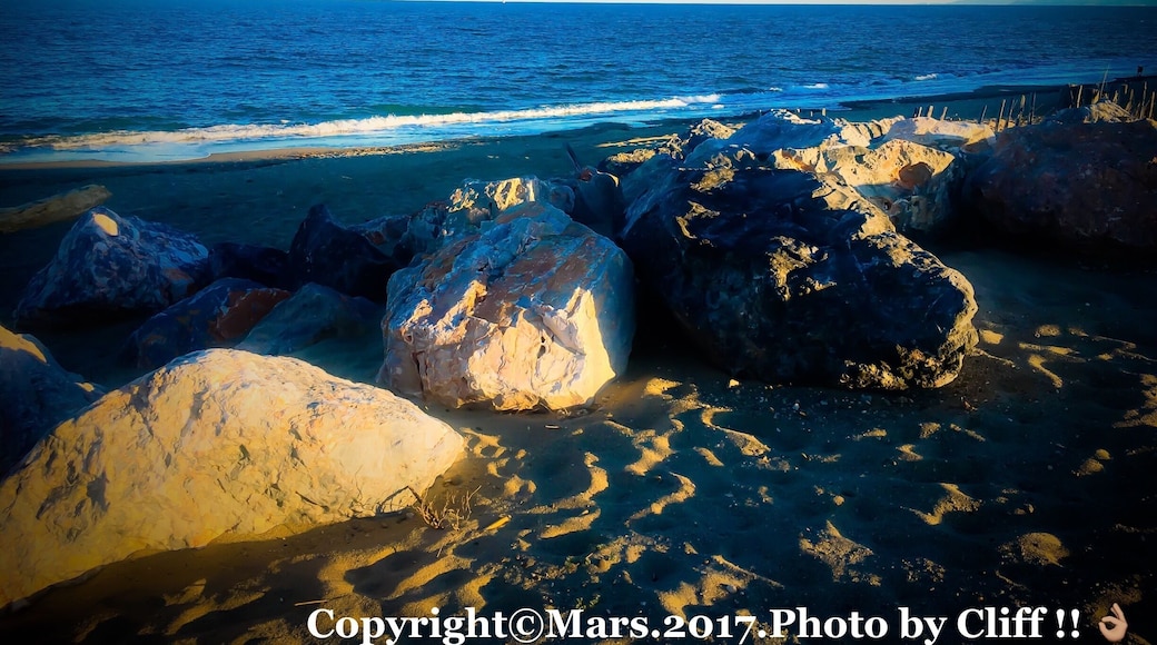 #me #clouds #only #sable #rocher #rock #sea #bluesky #playa #mer #water #pictureoftheday #myiphone6Splus #photography