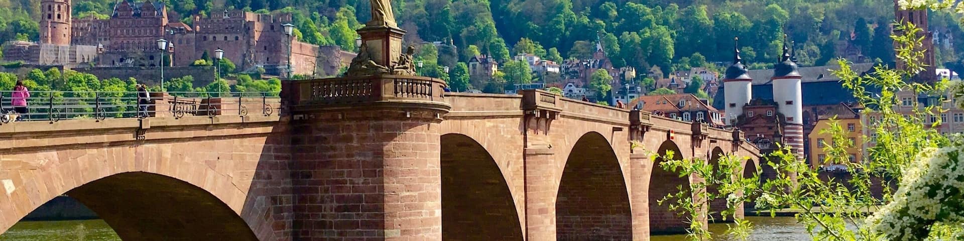 Old Bridge over river Neckar and the Castle of Heidelberg
#springfun
