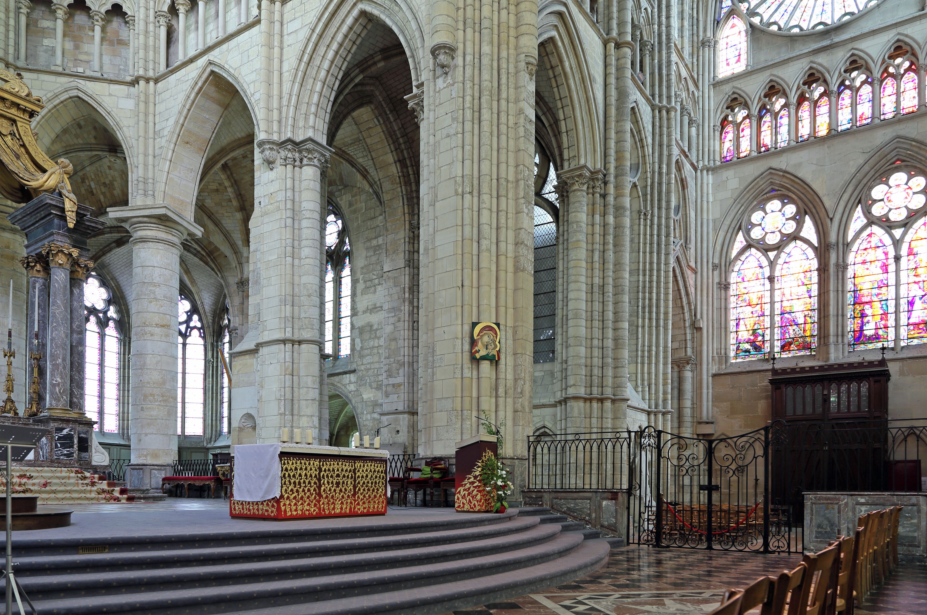 Châlons-en-Champagne (Marne department, France): interior of Saint Étienne cathedral