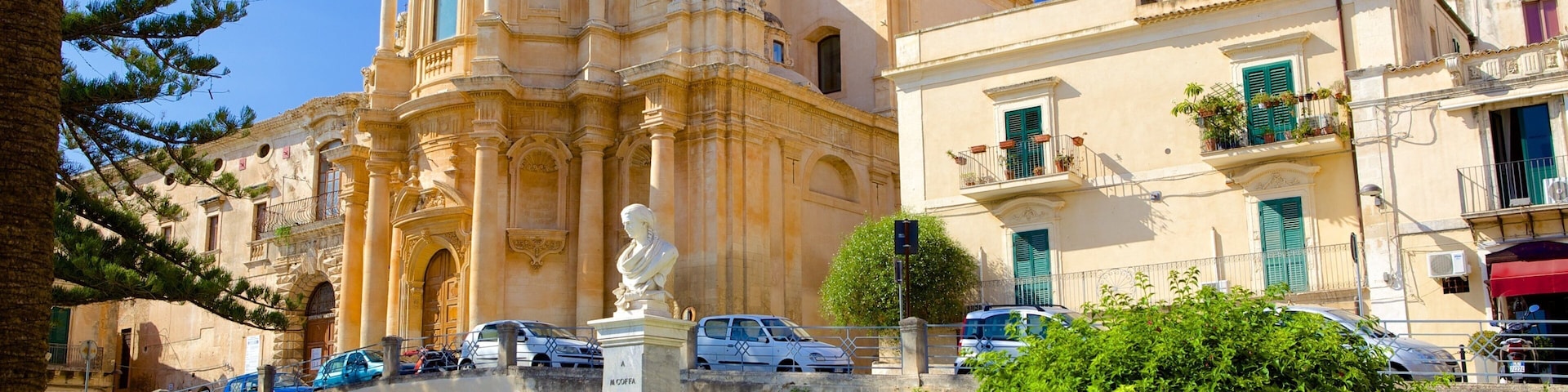 Noto que incluye elementos patrimoniales y palacio