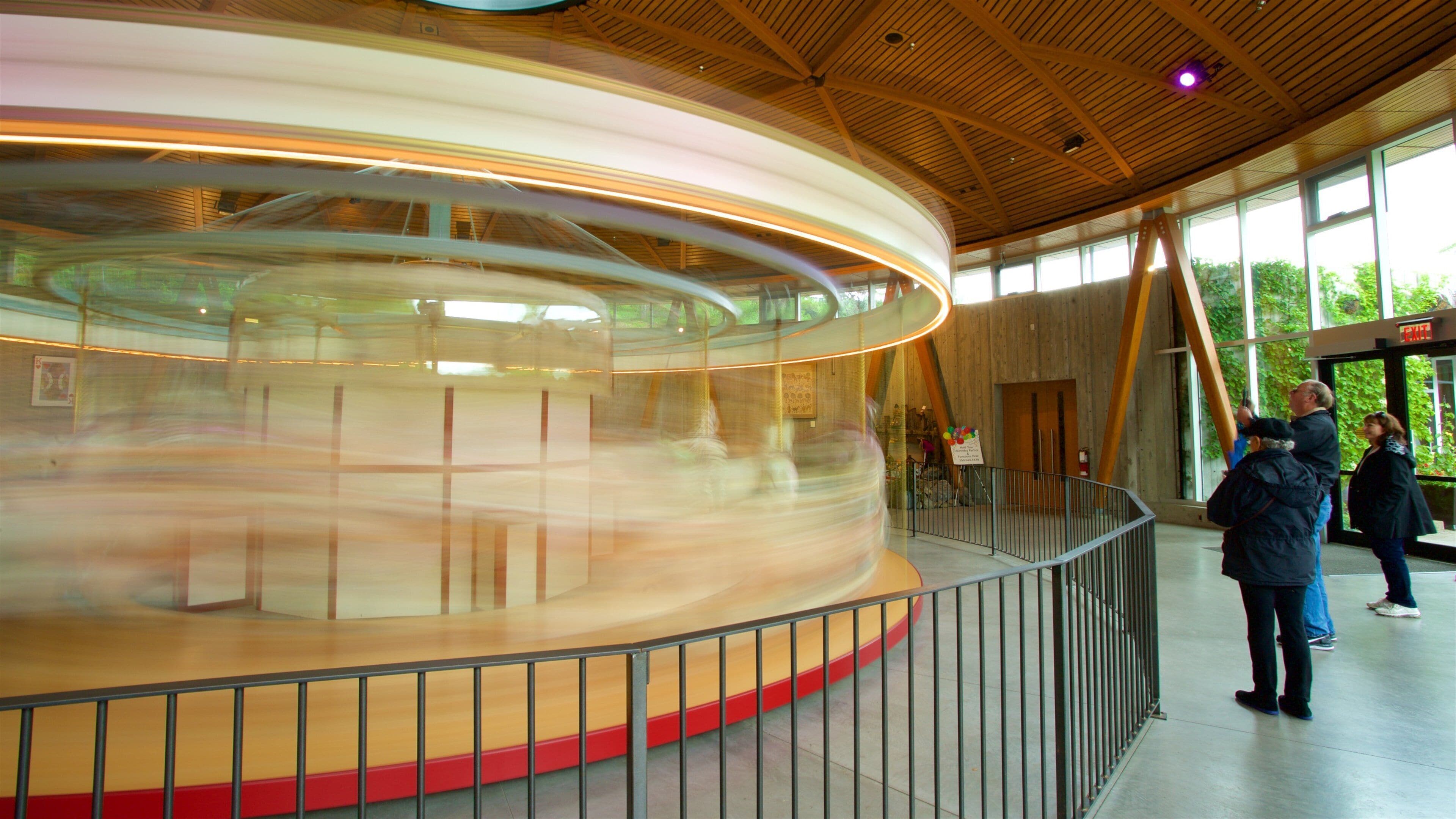 Brentwood Bay featuring rides and interior views