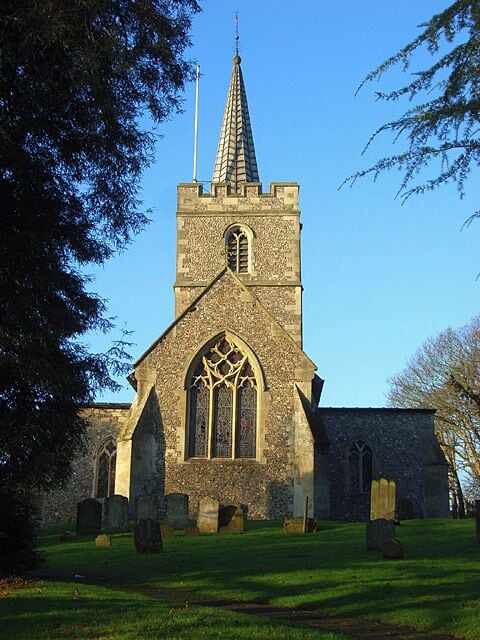 St Mary's, Chesham The east end of the medieval parish church. It stands to the west of the town centre, but somewhat cut off from it by the A416. The town centre is located in a narrow strip in the bottom of the Chess valley with countryside rising to the east and west.