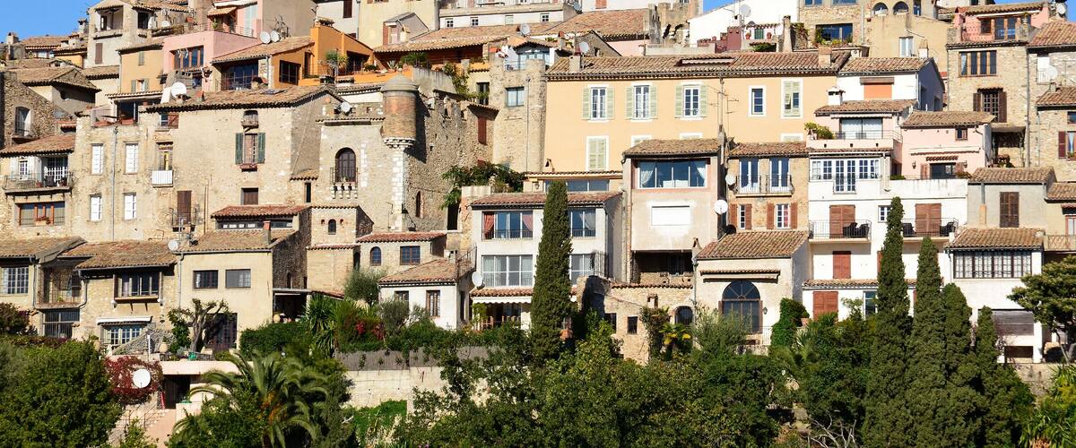 Haut-de-Cagnes, a picturesque village at the top of a hill, is the oldest district of Cagnes-sur-Mer in French Riviera. The painter Renoir in love with the light of the Mediterranean settled here.Haut