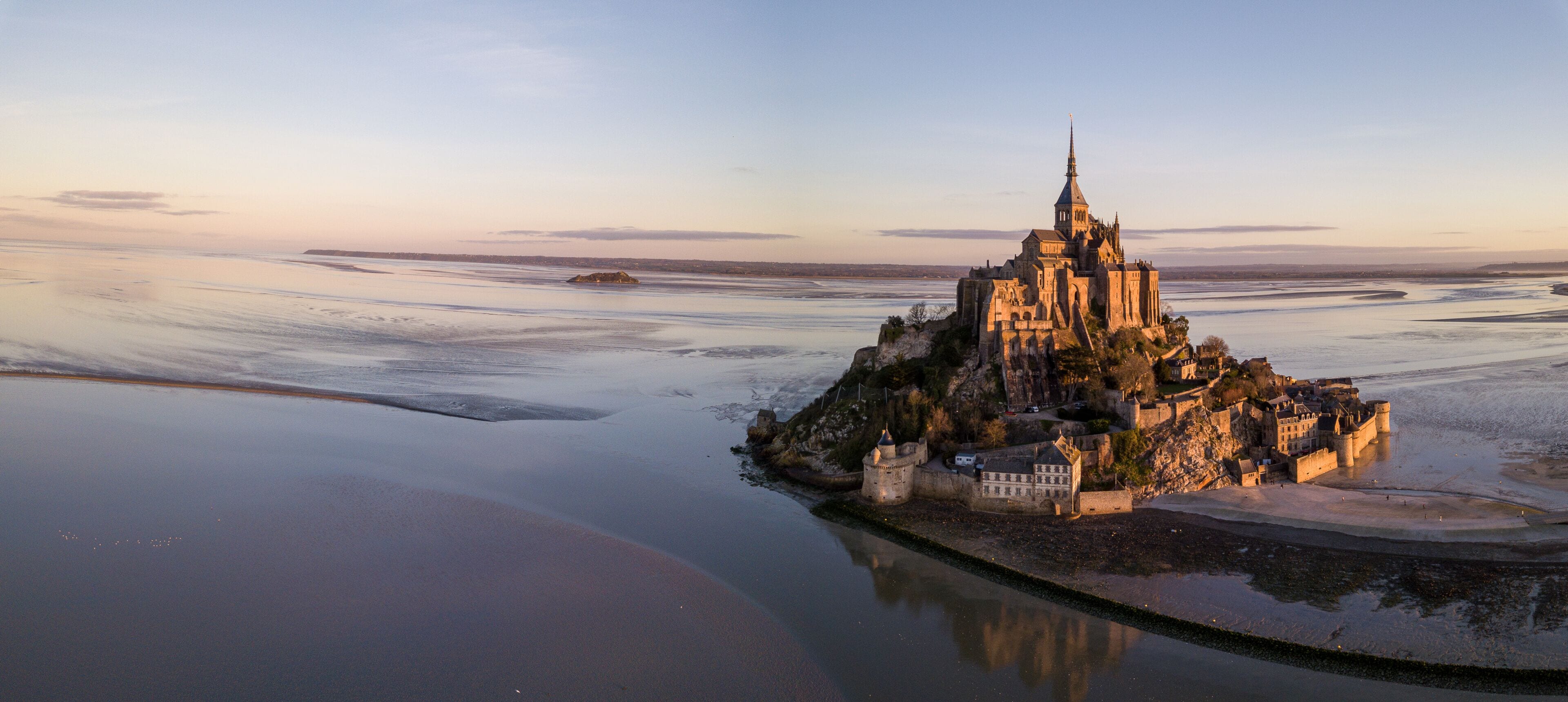 Le Mont-Saint-Michel Frankreich / Normandie zur Grenze der Bretagne.
