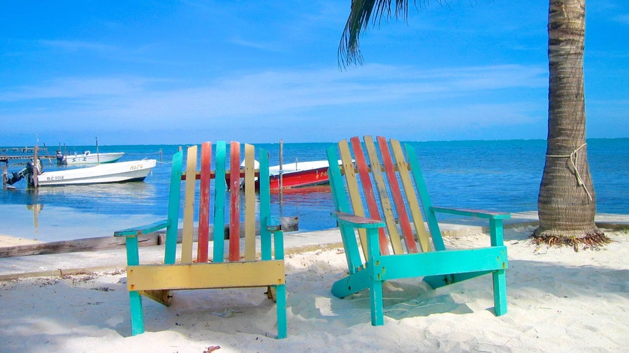 Caye Caulker showing a beach