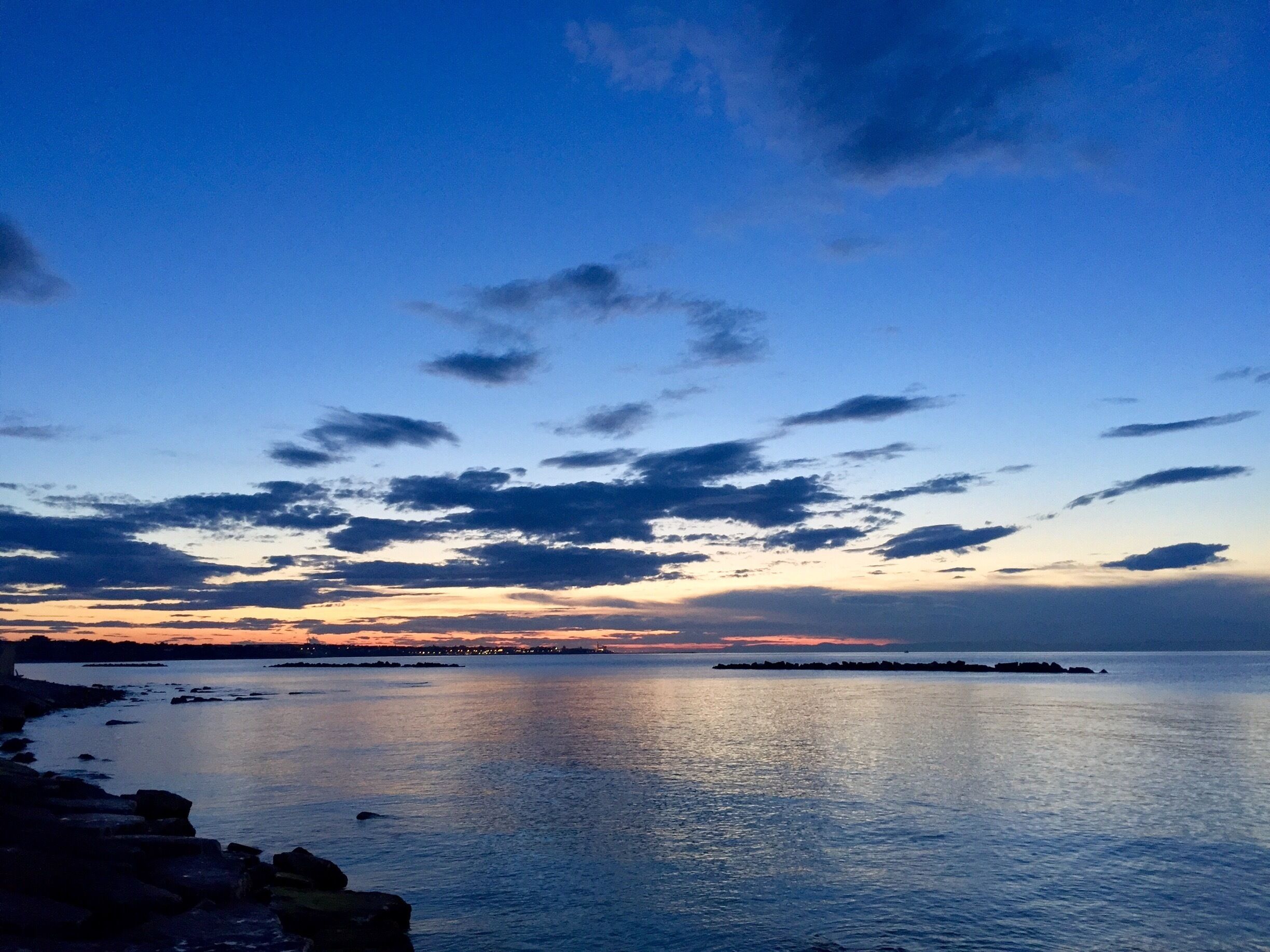 This is Puglia, I spent a special day here, friends and good music. 
The best way to relax yourself, enjoy ✌🏼️ #blue