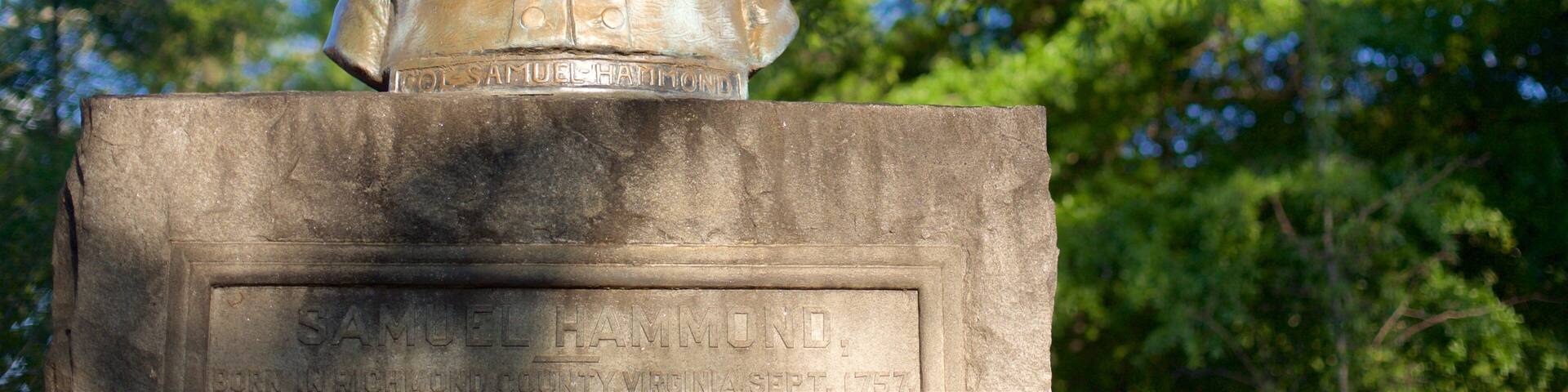 Augusta featuring a statue or sculpture