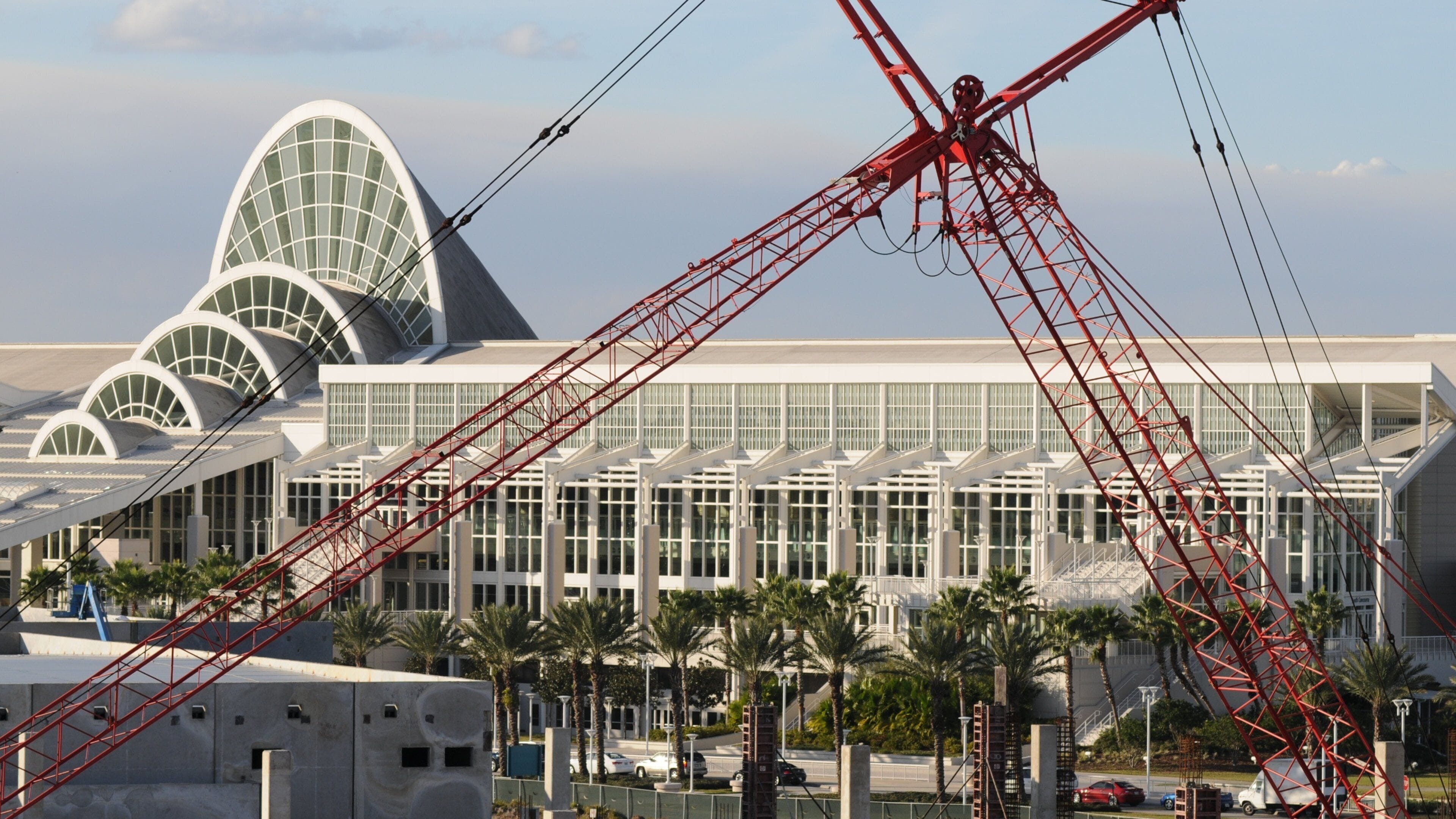 Orlando which includes modern architecture and theater scenes