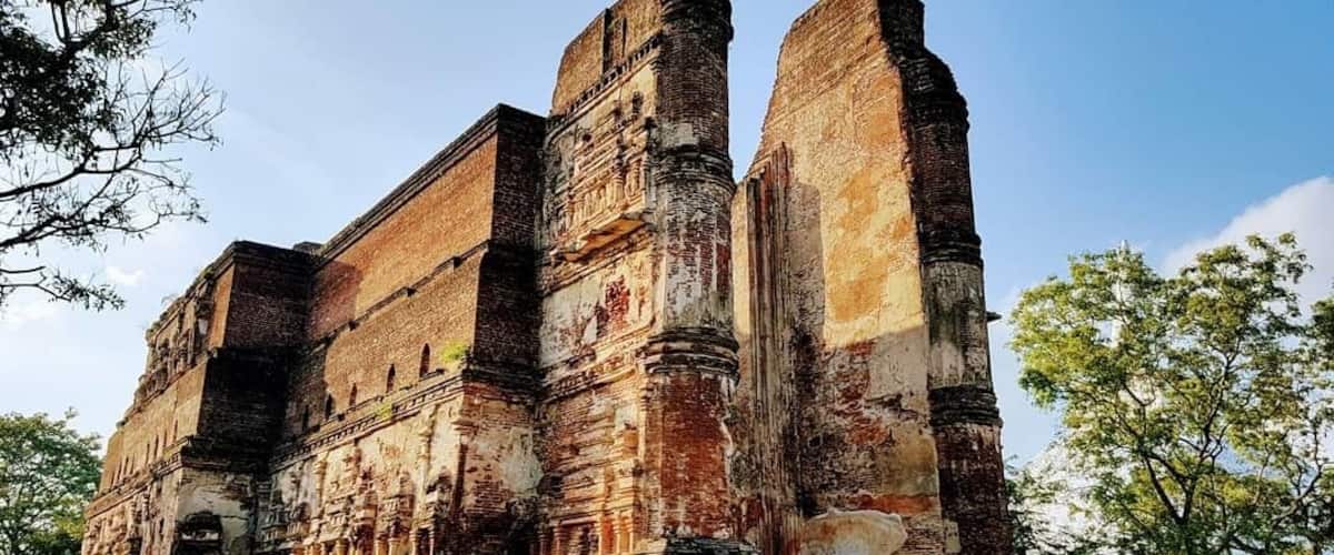 You can hire a bike and spend a day exploring the ancient sites of Polonnaruwa. 
This was one of the most impressive temples for us. Visit in the afternoon for the best light. 
#ontheroad
#temples
#Sri Lanka
#ruins
#polonnaruwa