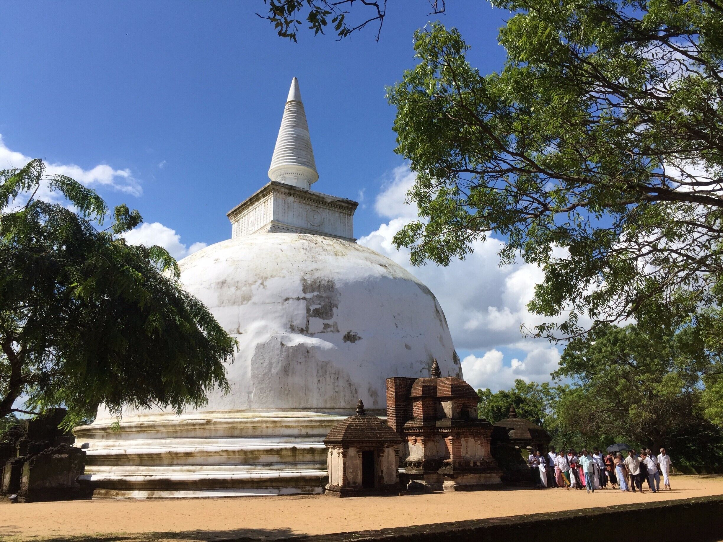 Paraboloid architecture