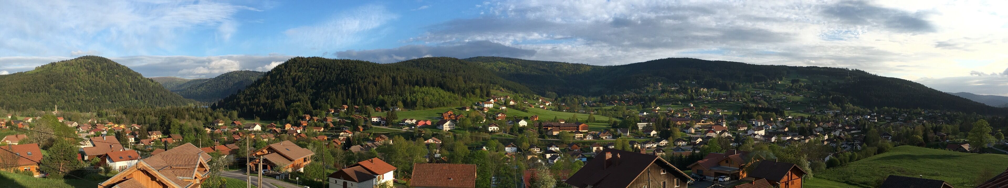 Vue générale du village de Lorraine de Xonrupt-Longemer (Vosges, France).