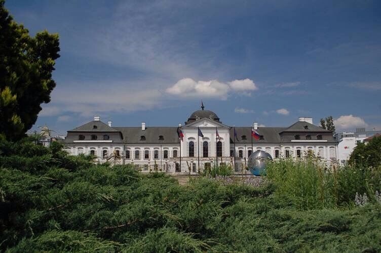 The Slovakian presidential palace can be found at Hodžovo námestí, in central Bratislava. It's a popular spot for tourists to take photos.
There is a public garden behind the palace, which is usually quite quiet, and a great place to relax during those warmer days.
#LoveMyTown