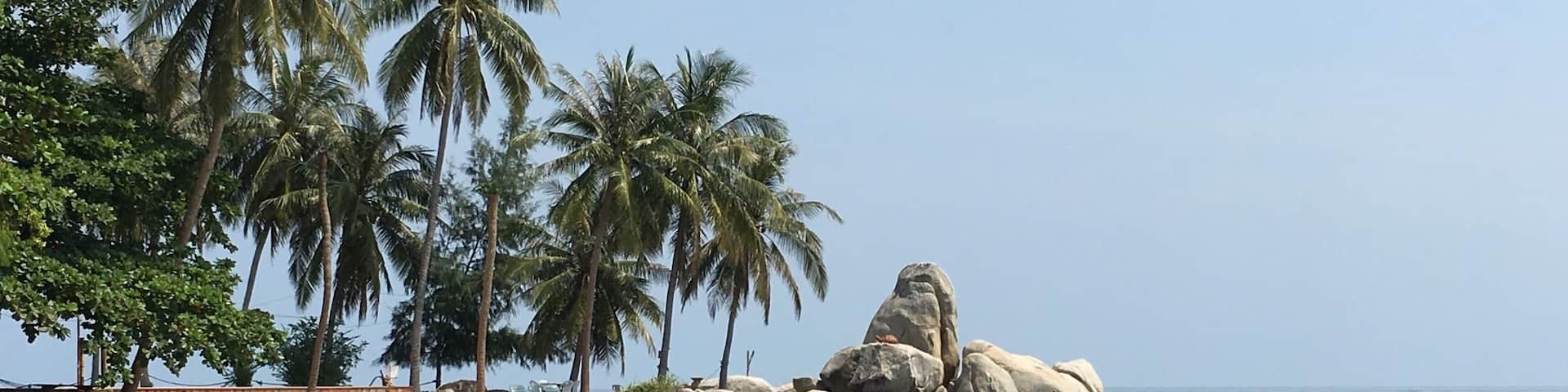 Almost empty, beautiful place with sallow waters, great for relaxing #beachbound #kohsamui#thailand