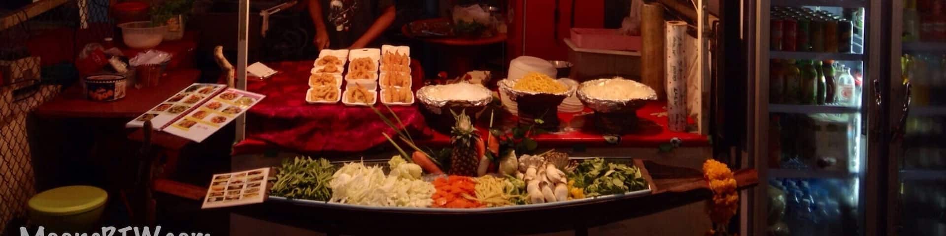 One of the many local food stalls in the Chaweng walking street. This stall does not have a name but on their menu it says "Thai Food Thai Style" and is next to Samui Grilled Fish. We have tried different dishes from most of the food stalls and feel this one has the best quality, consistency, taste and price. They make a great Tom Khai Kai, Pad Se-eew Goong and Pad Thai(no tofu at it is dried out). Enjoy. #market