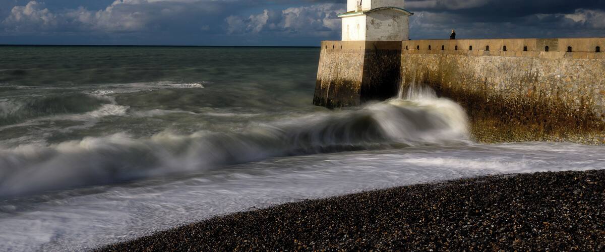 The lighthouse Tréport is located on the Normandy coast, at the end of the jetty west of the port of the locality, in Seine-Maritime, on the borders of the Somme.
The building was built in 1844 to mark the access to the port and the mouth of the canal from Eu to the sea.
The lighthouse is 14 meters high and consists of a cylindrical tower covered with white and green paint. The lighthouse has a halogen lamp and is 20 miles (37 km) long.
The lighthouse at Le Treport is automated and can not be visited. It can mark, however, a pleasant walk on the coast.
#Trovember