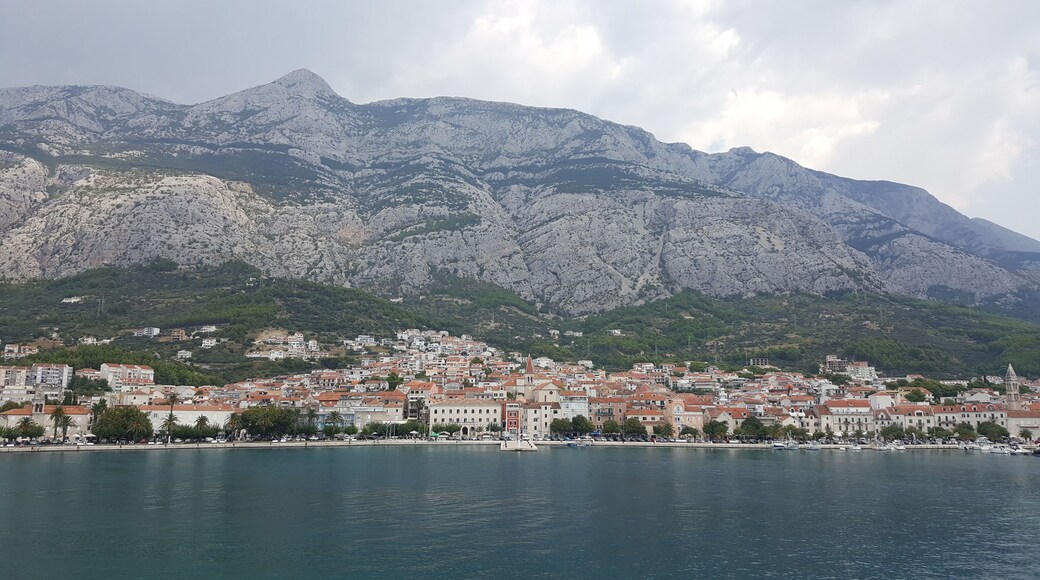 A port town at the base of the Biokovo Mountain. Boats line the port bringing in visitors and carrying others to nearby islands.
-2018