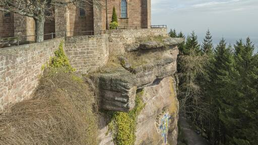 Bilder vom Le Mont ste. Odile (Odilienberg im Elsaß) Blick auf den Bergabriß an der Klosterkante