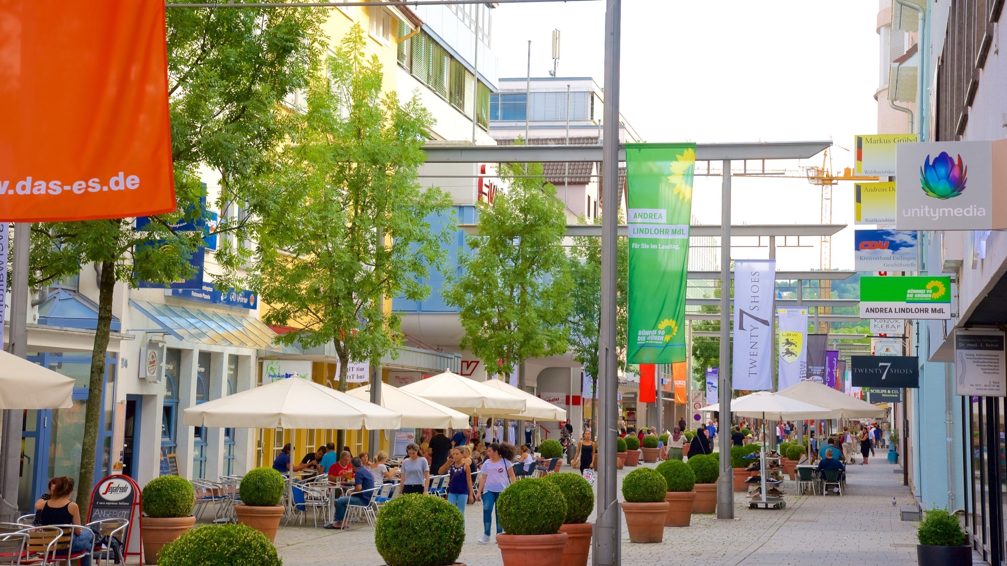 Esslingen which includes cafe scenes, a city and outdoor eating