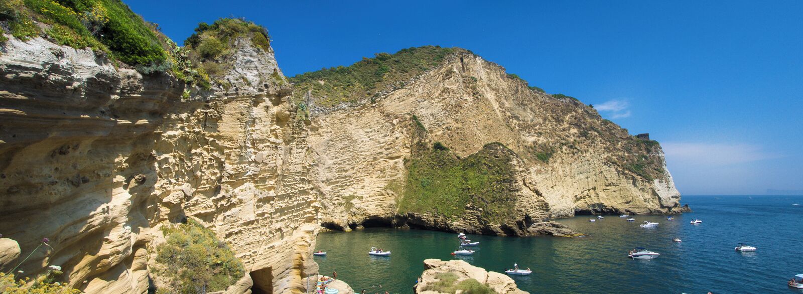 Cala Moresca il located just outside the hamlet of Cape Miseno, the headland marking the northwestern edge of the Gulfs of Naples and Pozzuoli.
