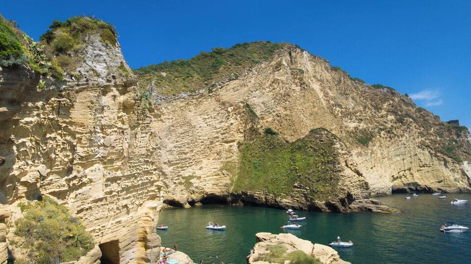 Cala Moresca il located just outside the hamlet of Cape Miseno, the headland marking the northwestern edge of the Gulfs of Naples and Pozzuoli.