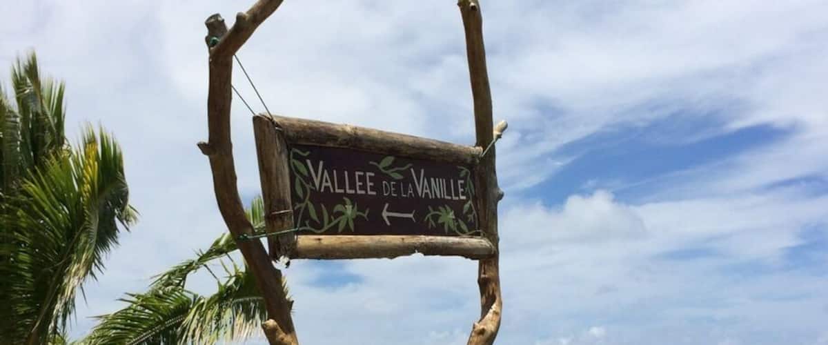 When near Bora Bora, Raiatea and Tahaa are gems. Get some affordable black pearls jewelry on the way there.