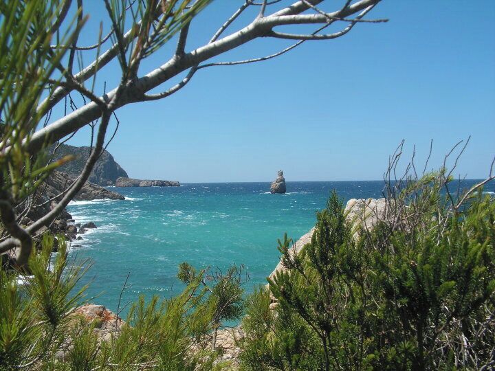2010 Ibiza Trip. This is one of the "not so well known" beaches. One of the prettiest in my opinion. Well worth a visit. 

#Ibiza #Spain #Benirras #Island 