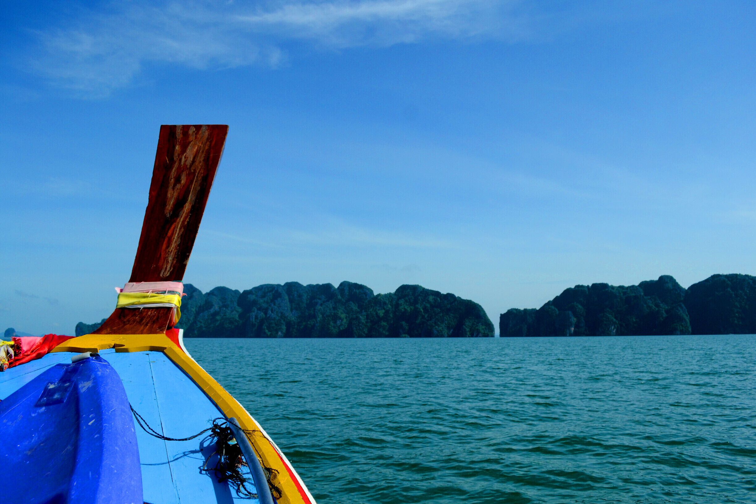 During our trip to Koh Lanta, we decided to take a kayaking trip. Our long tail boat broke down in the mangrove forest and we were picked up by the next passing boat. We continued our trip with Sea Canoe, the company that very graciously pulled us out of the water. Ahead is Koh Talabeng which is full of caves. I highly recommend this kayaking/caving tour package.

#outside #kayak #boat