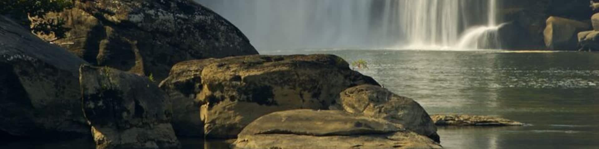 A view of Cumberland Falls from a boulder in the middle of the Cumberland River.