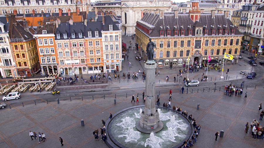 Lilla caratteristiche di fontana, arte urbana e città