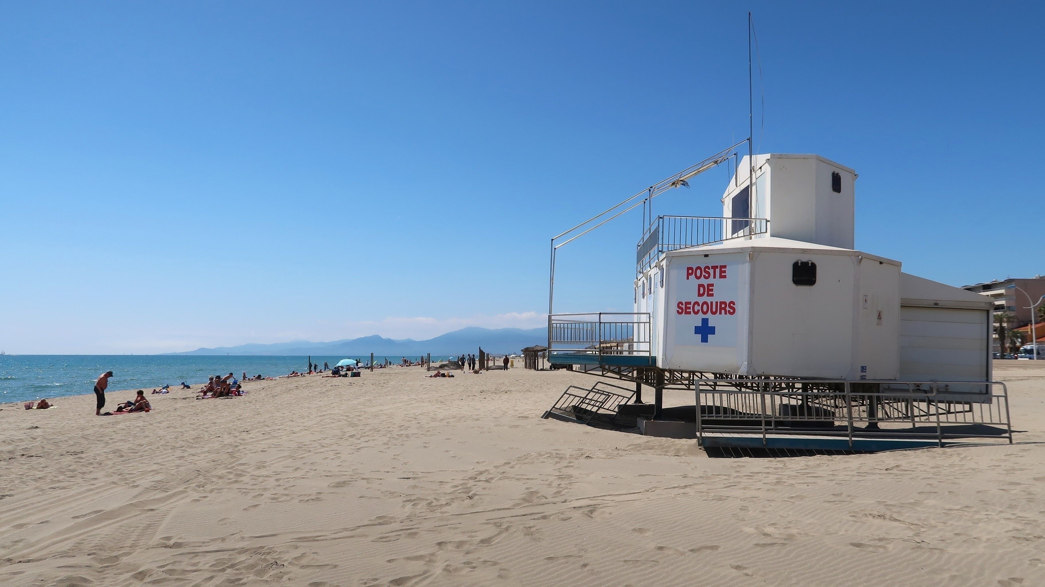 Canet-en-Roussillon, poste de secours à Canet Plage (France)