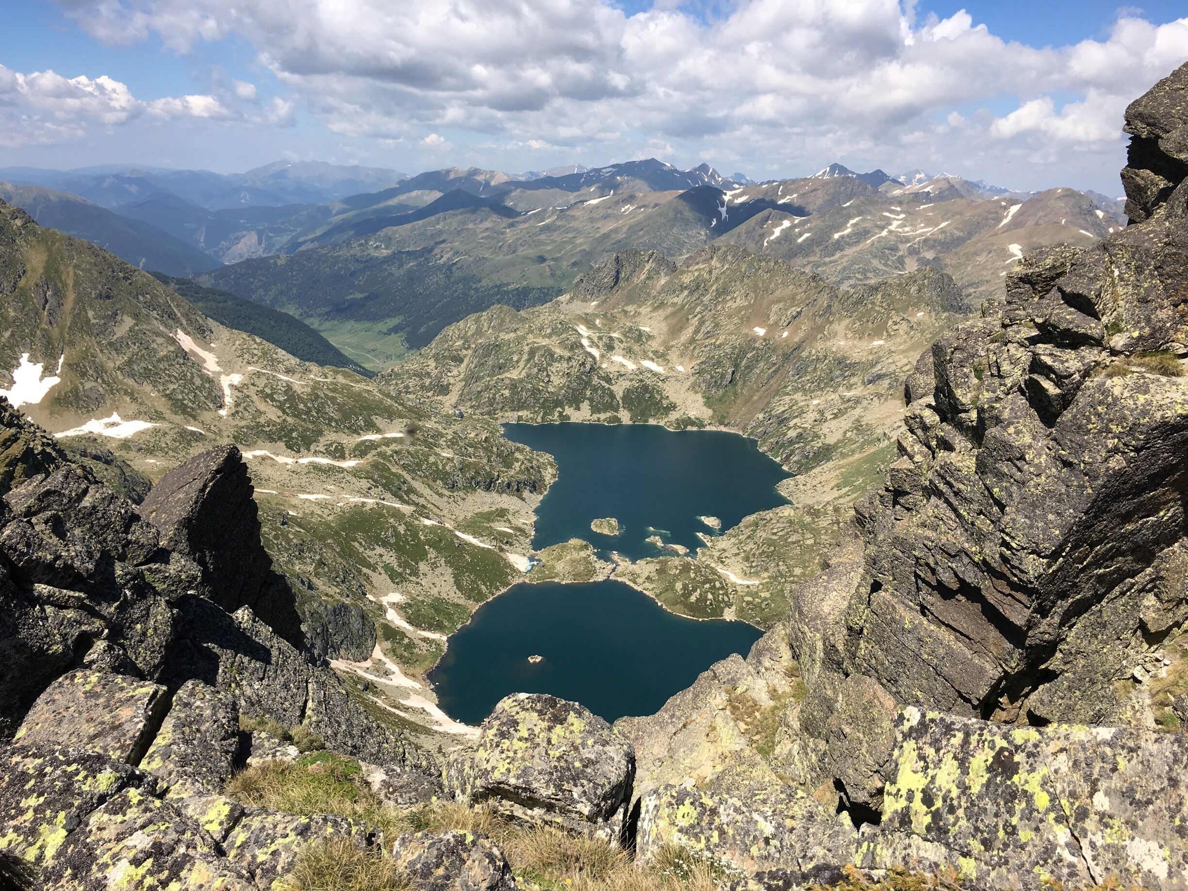Juclar lakes from Escobes peak (2.779m) in Vall d’Incles, Canillo, Andorra.

Estanys de Juclar des del pic d’Escobes (2.779m) a la Vall d’Incles, Canillo, Andorra.