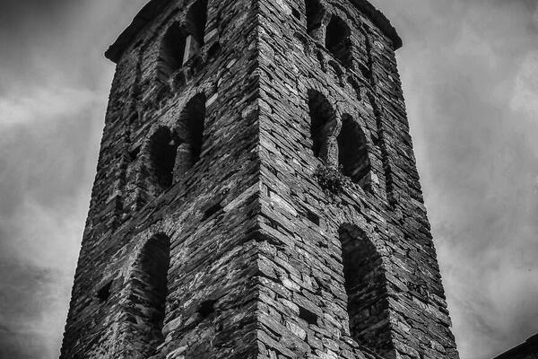 Sant Joan de Caselles is a small Romanesque church built in the 11-12th century and is located on the old road from Canillo towards France in the country of Andorra. Because of its beauty, it is considered one of the most popular examples of religious Romanesque architecture and is registered in the Cultural Heritage of Andorra.
On the north side you can see the most characteristic element of the temple, its bell tower. http://bit.ly/1HW0RLy