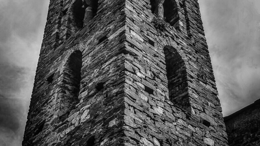 Sant Joan de Caselles is a small Romanesque church built in the 11-12th century and is located on the old road from Canillo towards France in the country of Andorra. Because of its beauty, it is considered one of the most popular examples of religious Romanesque architecture and is registered in the Cultural Heritage of Andorra.
On the north side you can see the most characteristic element of the temple, its bell tower. http://bit.ly/1HW0RLy