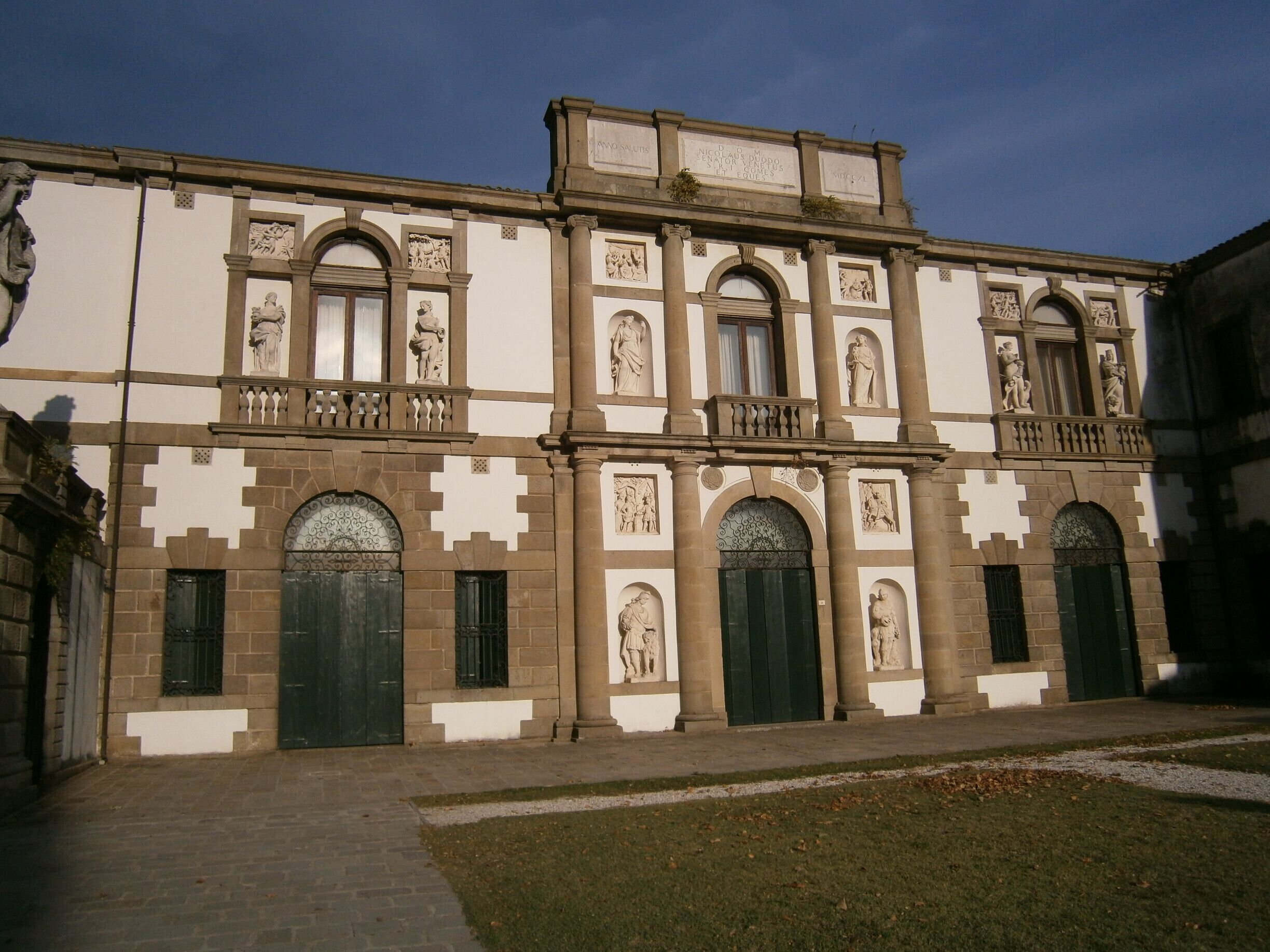 Villa Duodo (about 1740) by Andrea Tirali.