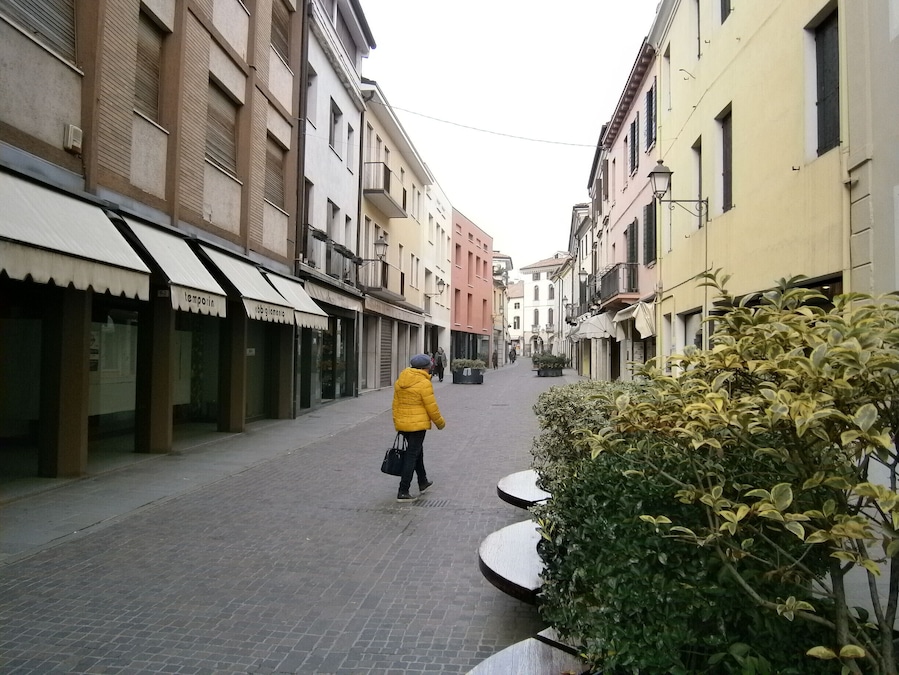 Cityscape in Via Roma.