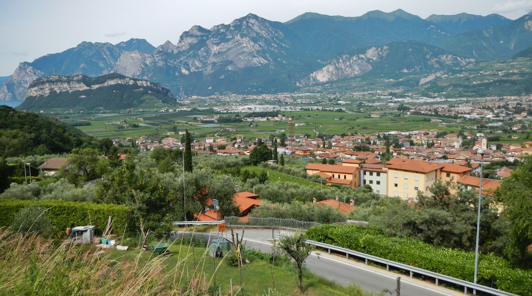 Way up from Bolognano to Santa Barbara