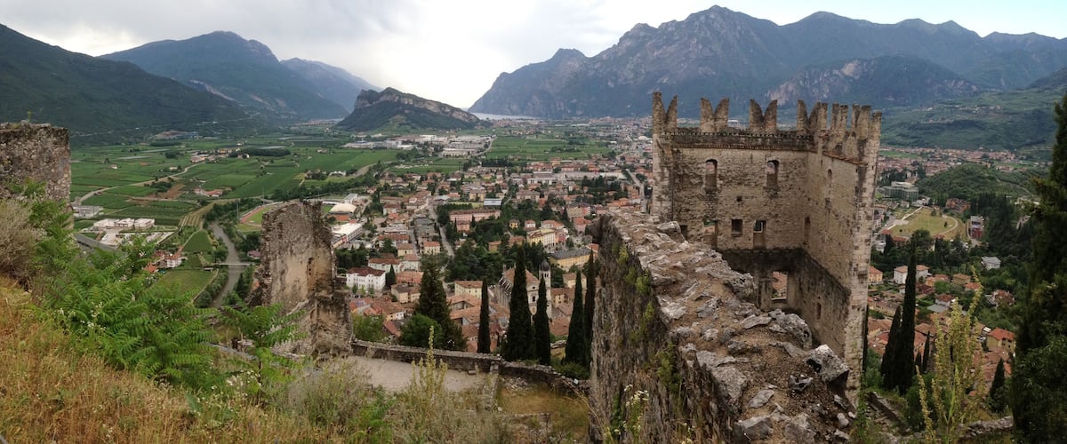 Easy hike with great views near amazing Lago De Garda