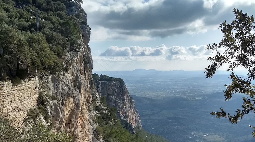 Nice hike and Castle on the top