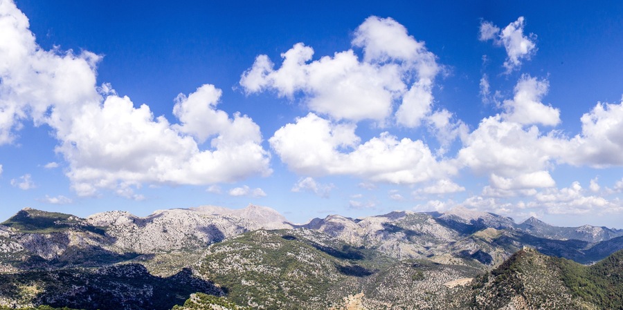 Climb to the mountain tops and look over the beautiful valley. UNBELIEVABLE
