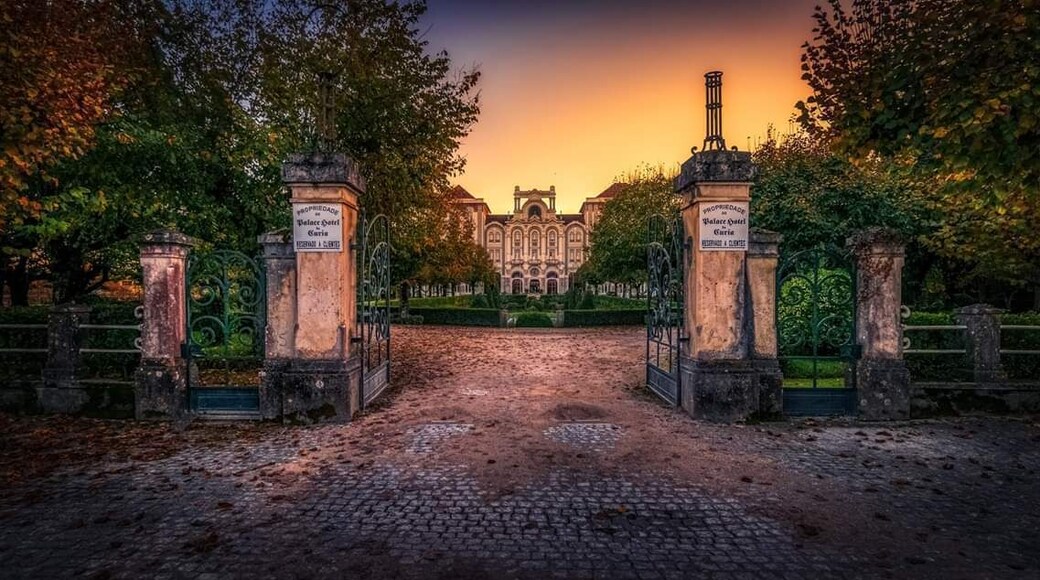 The Palace Hotel in old spa town called Curia in Portugal must be one of the coolest hotels I've ever slept at. This charming place was build in the 1930s, and it kept all its charm and glory.