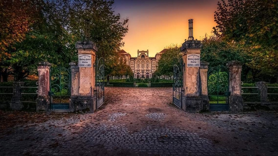 The Palace Hotel in old spa town called Curia in Portugal must be one of the coolest hotels I've ever slept at. This charming place was build in the 1930s, and it kept all its charm and glory.