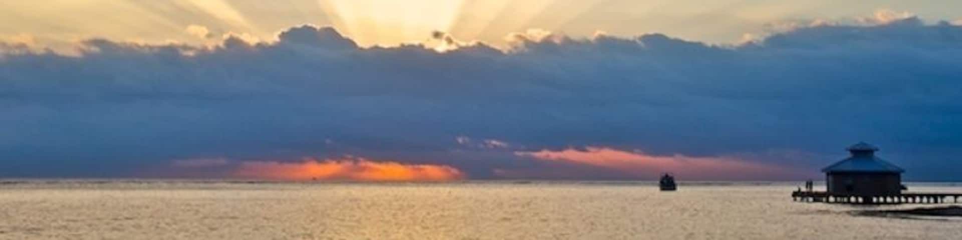 Perfect sunrise. Spent a quiet hour during this magnificent view.